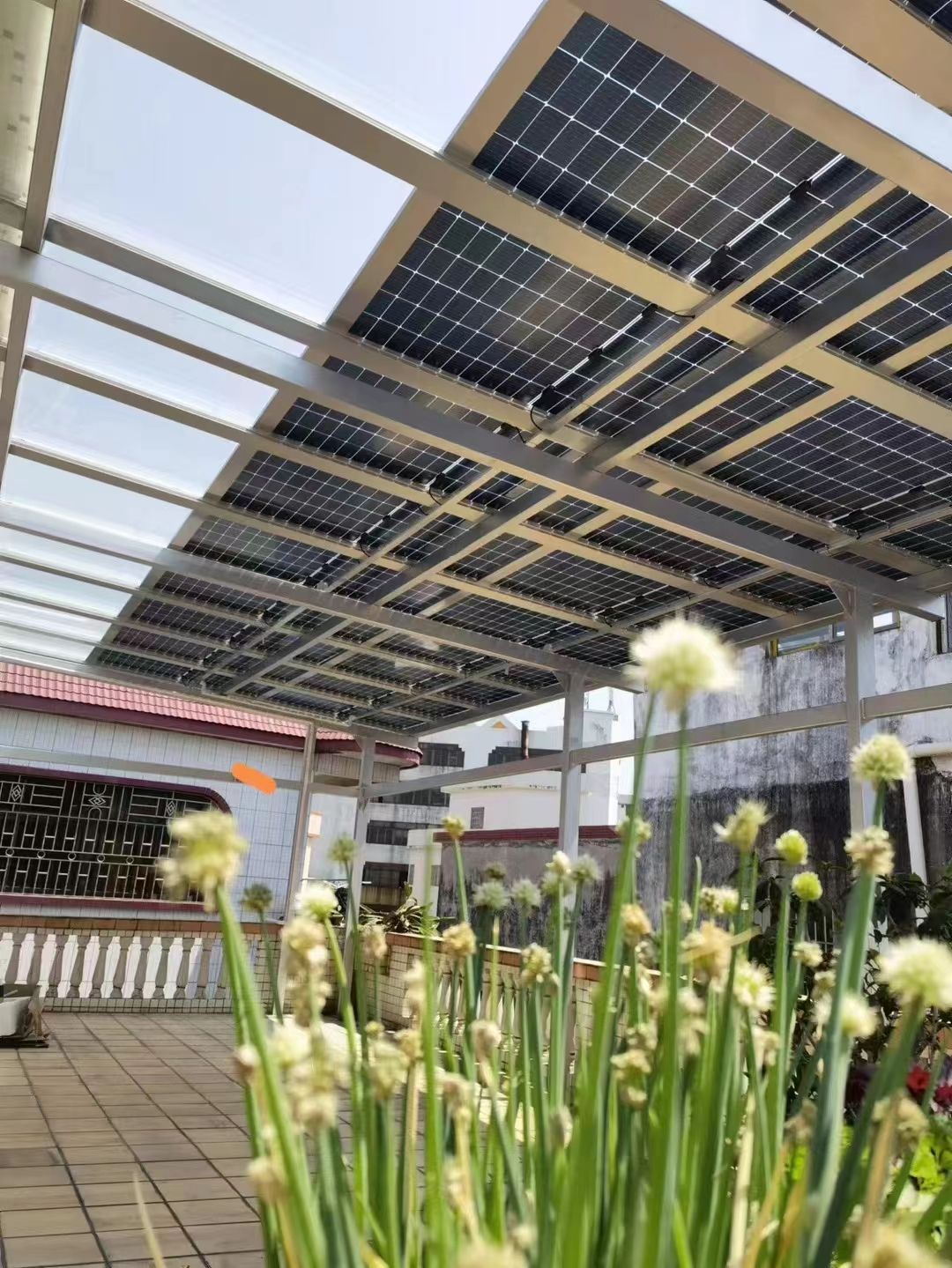 松滋别墅家用屋顶太阳能发电系统安装